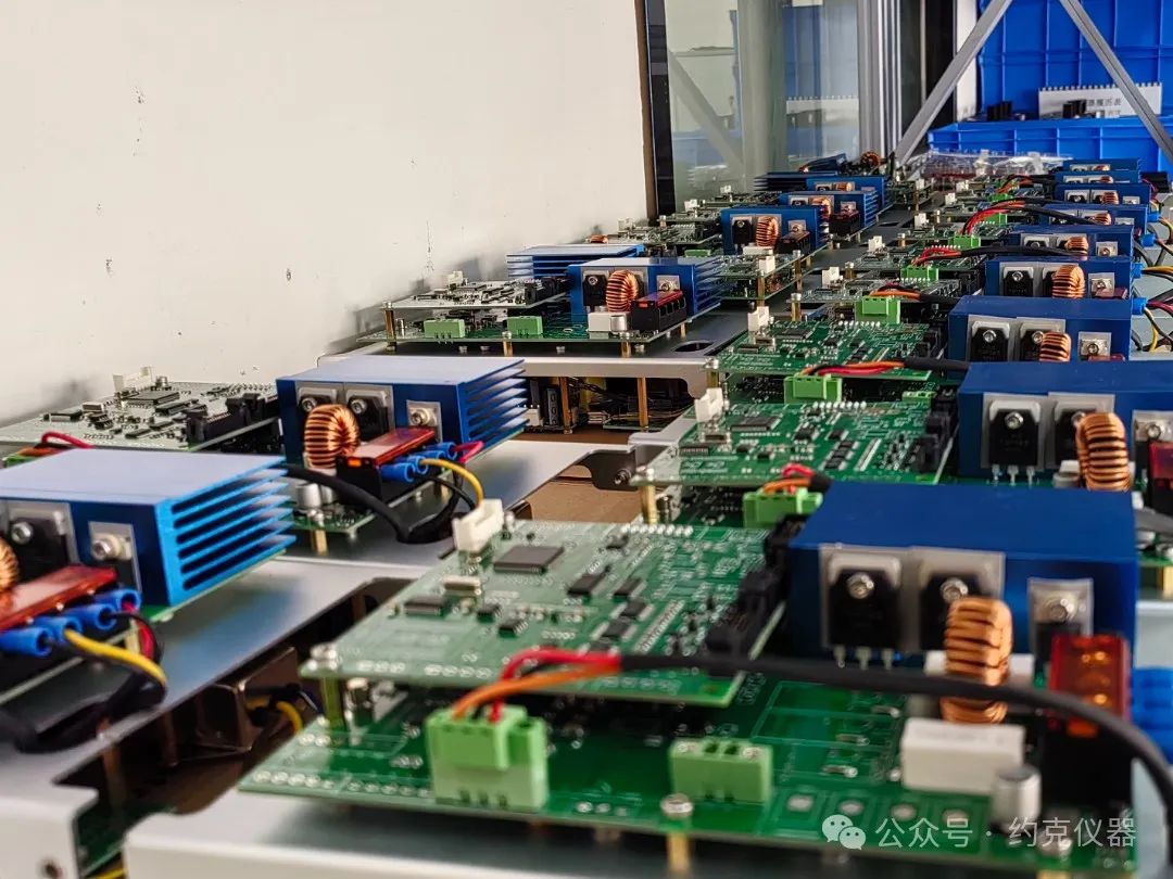 undefined 约克仪器成都工厂迎高温战酷暑保障合同如期交付